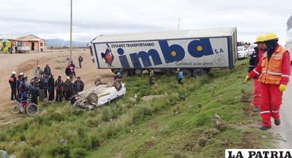 Los dos vehículos quedaron fuera de la carretera