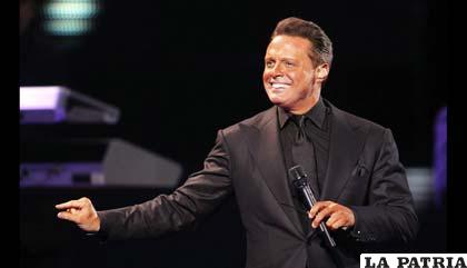 Luis Miguel fue el encargado de iniciar las presentaciones en Viña del Mar