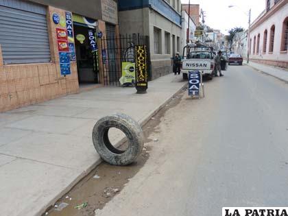 El Reglamento de Tránsito no autoriza colocar señales de reservación en calles o avenidas