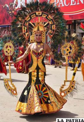 La belleza orureña en una “figura” del Carnaval