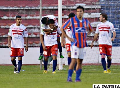 Eduardo Fierro anotó el único gol para la victoria de Universitario