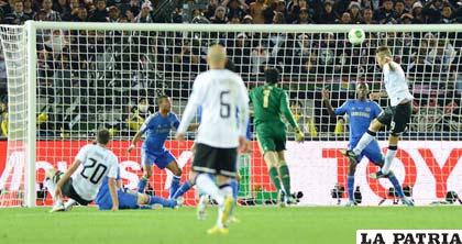 Paolo Guerrero fue el autor del gol del triunfo de Corinthians ante el Chelsea