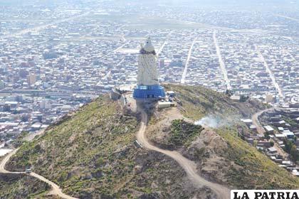 El imponente monumento se divisa desde los cuatro puntos cardinales