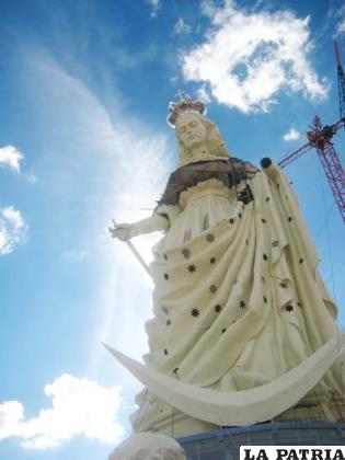 Una especie de ángel se formó en las nubes