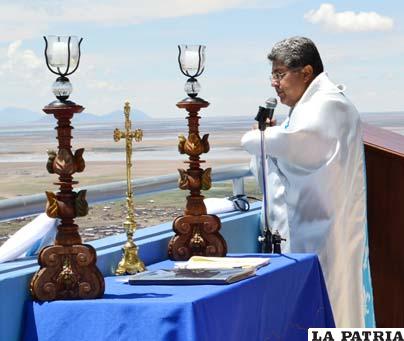 Monseñor Oscar Aparicio, Presidente de la Conferencia Episcopal Boliviana