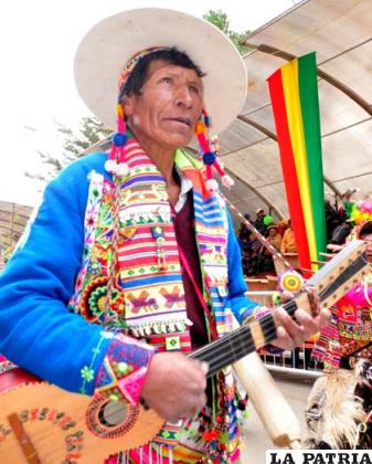 Instrumentos de cuerda también son parte de la Anata Andina