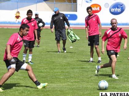 Entrenamiento del equipo de Oruro Royal