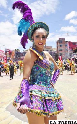 Hermosa figura de la Morenada Central Oruro