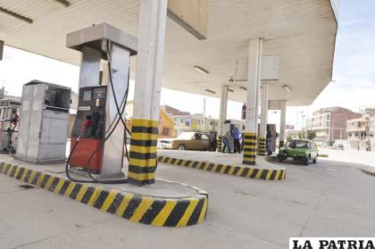 YPFB descarta desabastecimiento de combustibles en temporada carnavalera