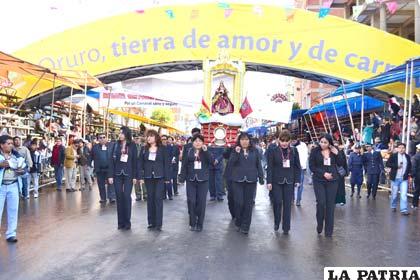 La cofradía de la ACFO ingresó con la Virgen del Socavón en andas
