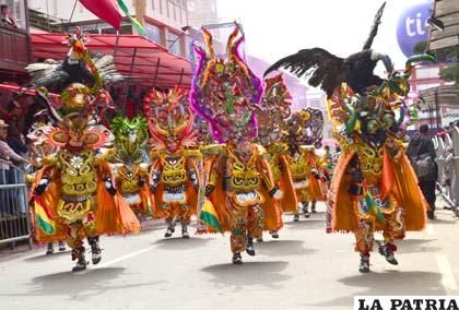 Los reyes diablos o luciferes llegaron del infierno para bailar por la Virgen del Socavón