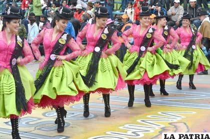 “Miski cholas” de la Morenada “Cocanis”