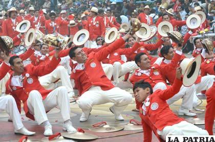 Banda Poopó, un espectáculo aparte