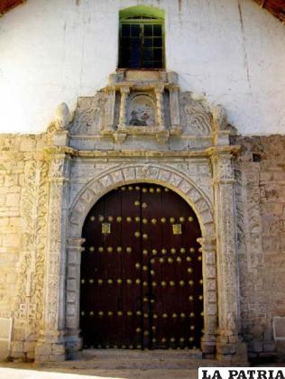 Portada de la Iglesia de Paria