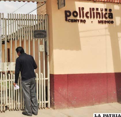 En la Policlínica Oruro recibe atención médica el hombre que intentó suicidarse