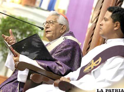 El Cardenal Julio Terrazas durante la celebración del Miércoles de Ceniza habló de la renuncia del Papa