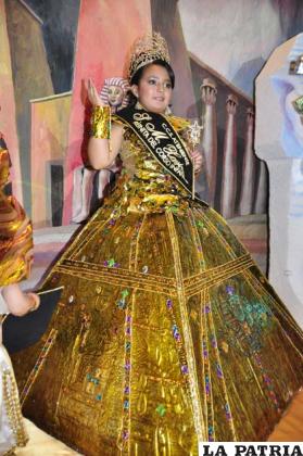 Xaviera I fue coronada como Reinita del Corso Infantil 2013