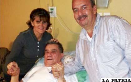El exgobernador de Pando, Leopoldo Fernández, en la clínica recibe visitas de sus allegados
