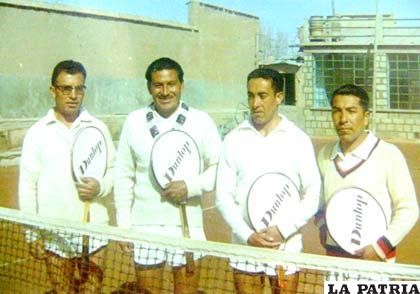 Aurelio Riva, Humberto Rocha, Víctor Céspedes y Lucio Romero, tenistas de 1965