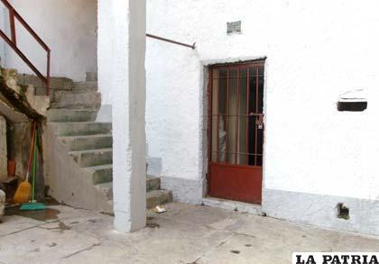 La mujer fue detenida en celdas de la Felcc