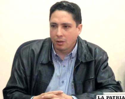 El presidente de la Comisión de Constitución de la Cámara de Diputados, Héctor Arce