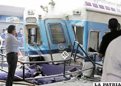 Uno de los trenes que chocó en la estación de Once, en Buenos Aires-Argentina