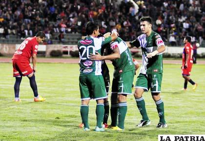 Oriente se motivó al vencer 3 a 0 a Universitario en Sucre