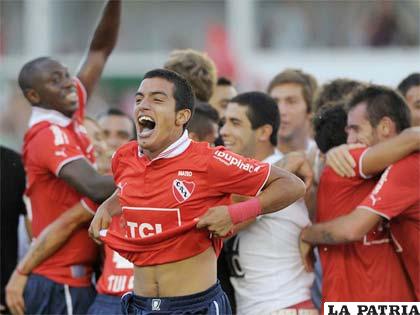 Festejo de los jugadores de Independiente