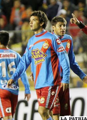 Aguirre y Lugüercio, jugadores de Arsenal