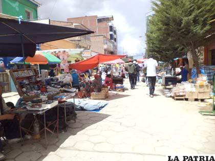 En inmediaciones del mercado Bolívar continuó el comercio