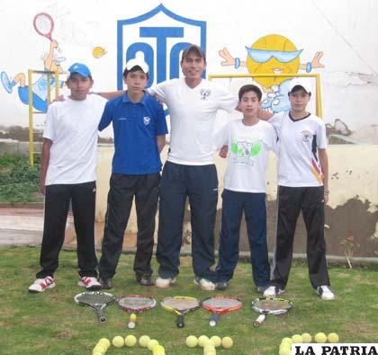 Destacados tenistas orureños que acudirán al nacional de La Paz
