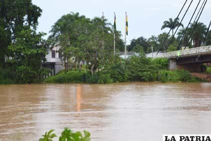 Desborde de río en Pando preocupa a las autoridades