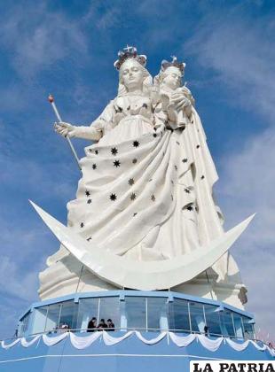 El monumento a la Virgen del Socavón es un orgullo orureño