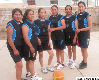 Las integrantes del equipo Cayñi, campeón en básquetbol