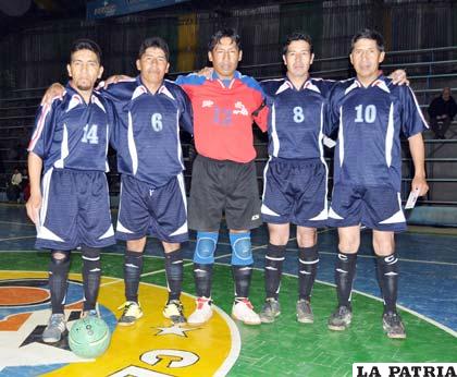 El plantel de inti Ramyi que participa en el torneo del futsal Sénior