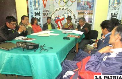 Durante de la reunión del Consejo Departamental del Deporte