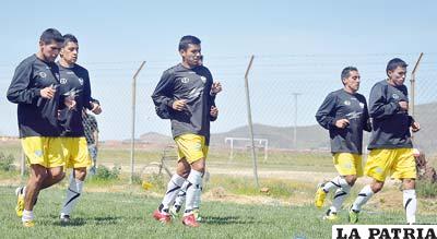 Jugadores de San José en el entrenamiento de ayer