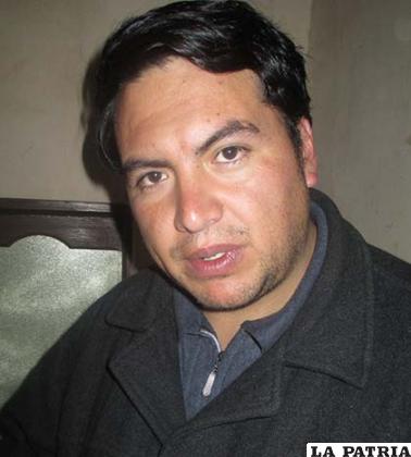El presidente de la Asociación de Notarios de Oruro, Jhonny Castro