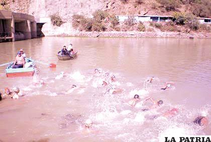 La represa San Jacinto es utilizada para varios torneos de natación