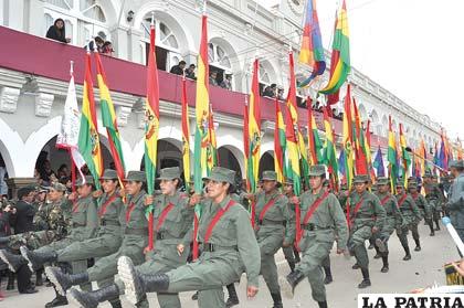 Premilitares también rindieron su homenaje a Oruro