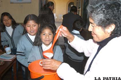 Estudiantes de Oruro podrían tener desayuno escolar desde marzo