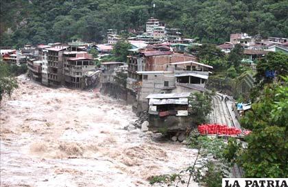 Intensas lluvias inundan varias localidades de Perú