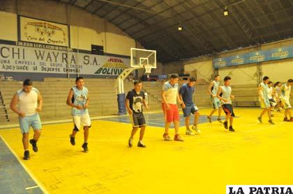Durante el entrenamiento del combinado orureño