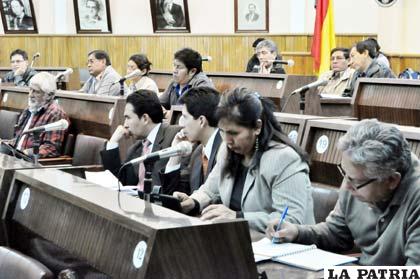 Presentación de la convocatoria de becas en la UTO