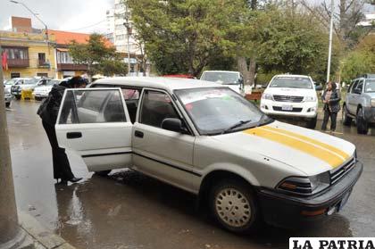 Algunos taxistas mantienen su tarifa de 4 bolivianos y otros imponen cobro de 5 bolivianos