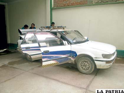 El vehículo en el que operaban los sujetos