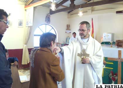 El Obispo Cristóbal Bialasik en la celebración litúrgica