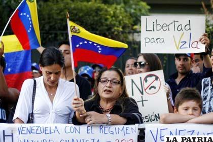 Continúan las protestas de estudiantes venezolanos