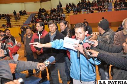 Marcelo Quiroga, de Cobbel, realizó la promesa deportiva