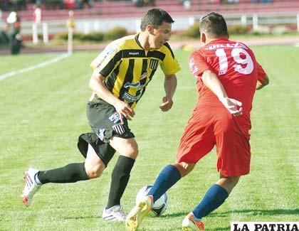 La última vez que jugaron en Sucre, ganó Universitario 4-3 el 27/10/2013 